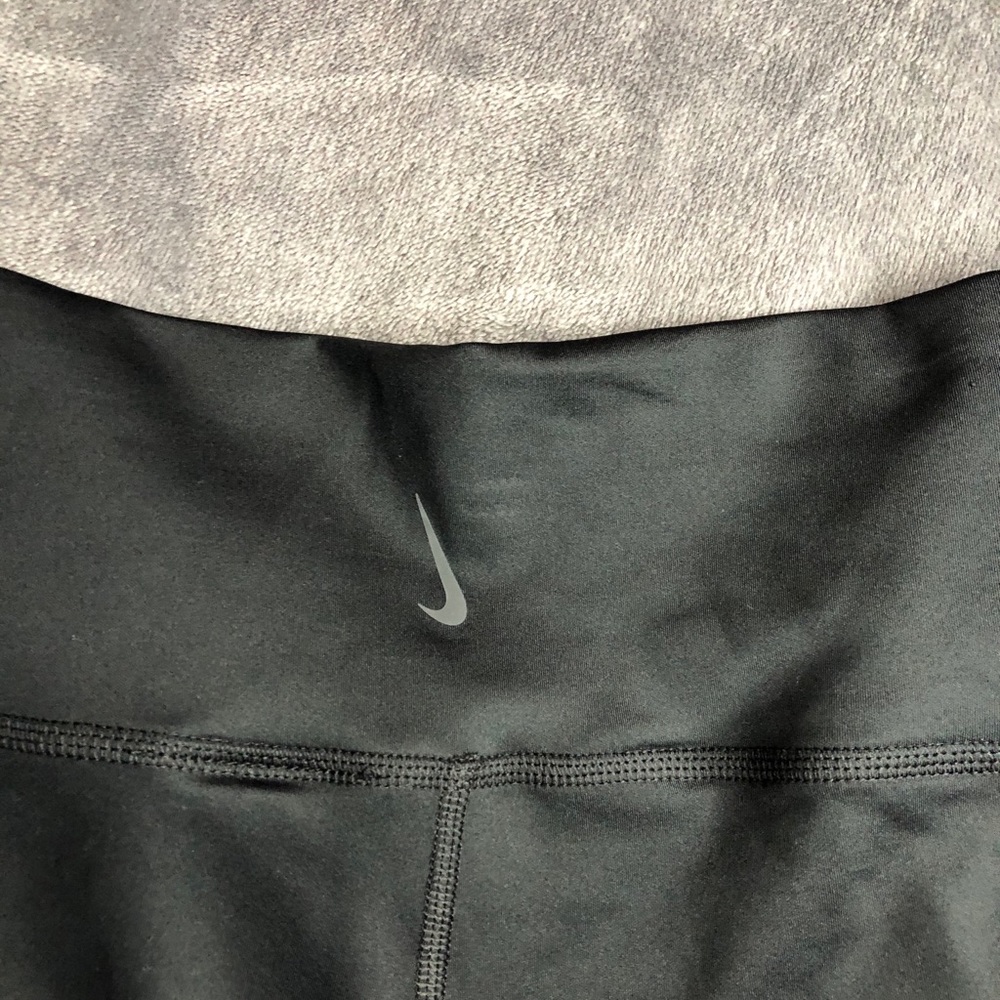 clothes - Picture 5 of 16